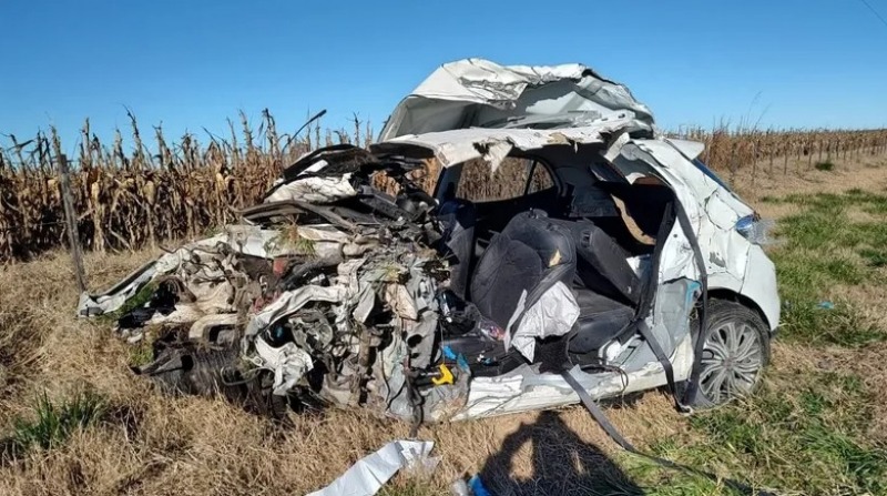 Tres muertos en un choque entre un auto y un camin en la Ruta 5